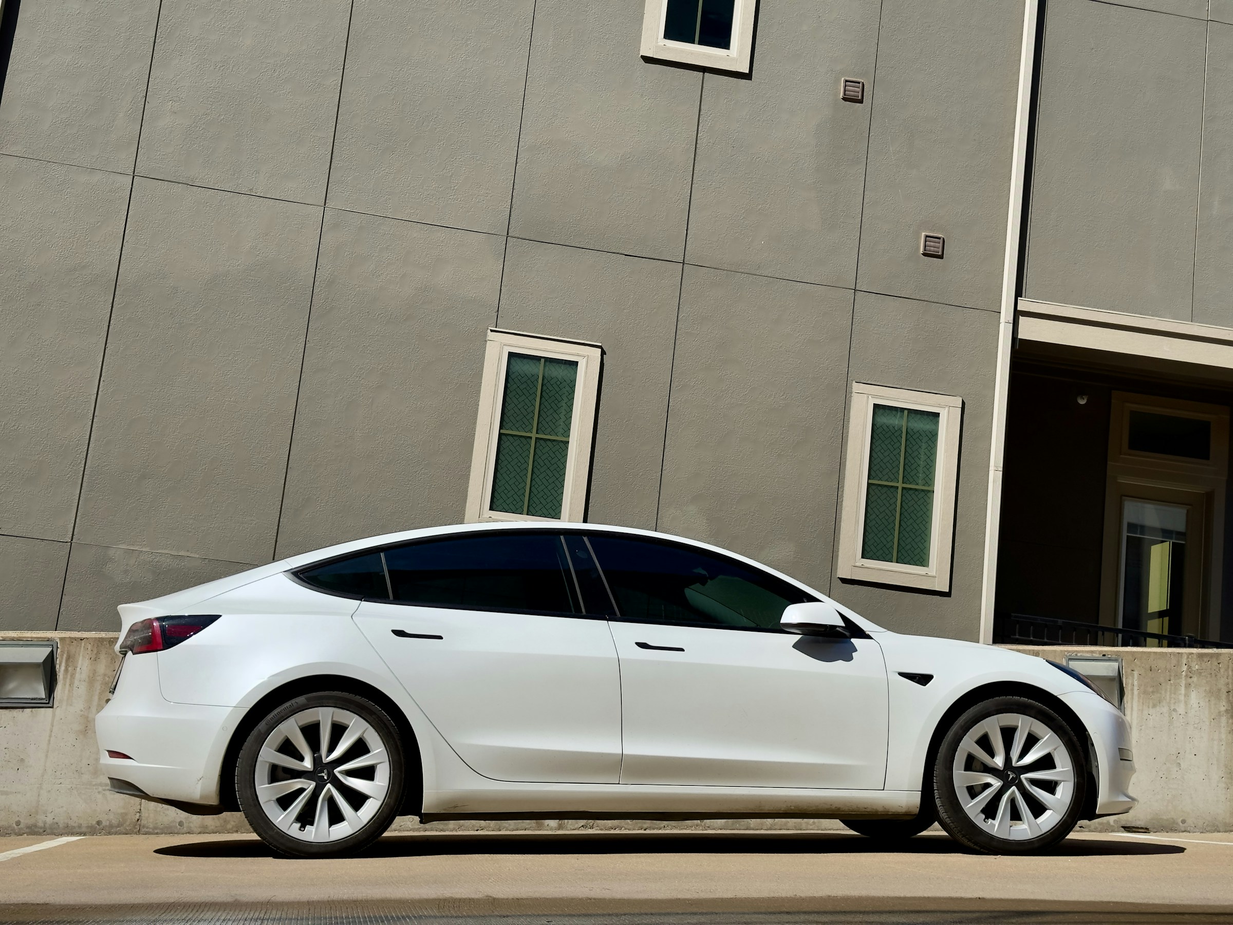 Tesla Model 3 2